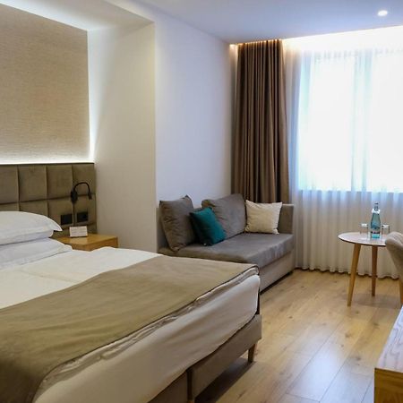 Sibb Hotel Tirana Bagian luar foto