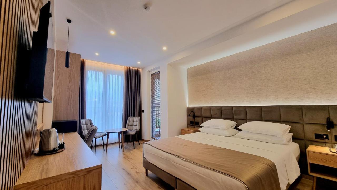 Sibb Hotel Tirana Bagian luar foto