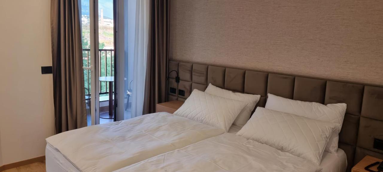 Sibb Hotel Tirana Bagian luar foto