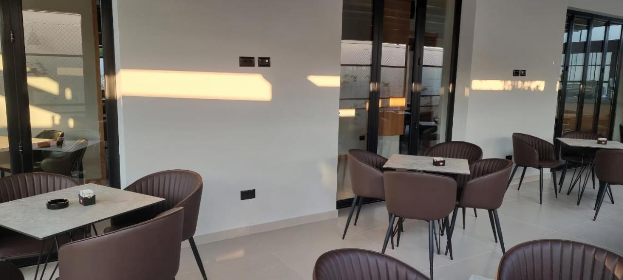Sibb Hotel Tirana Bagian luar foto
