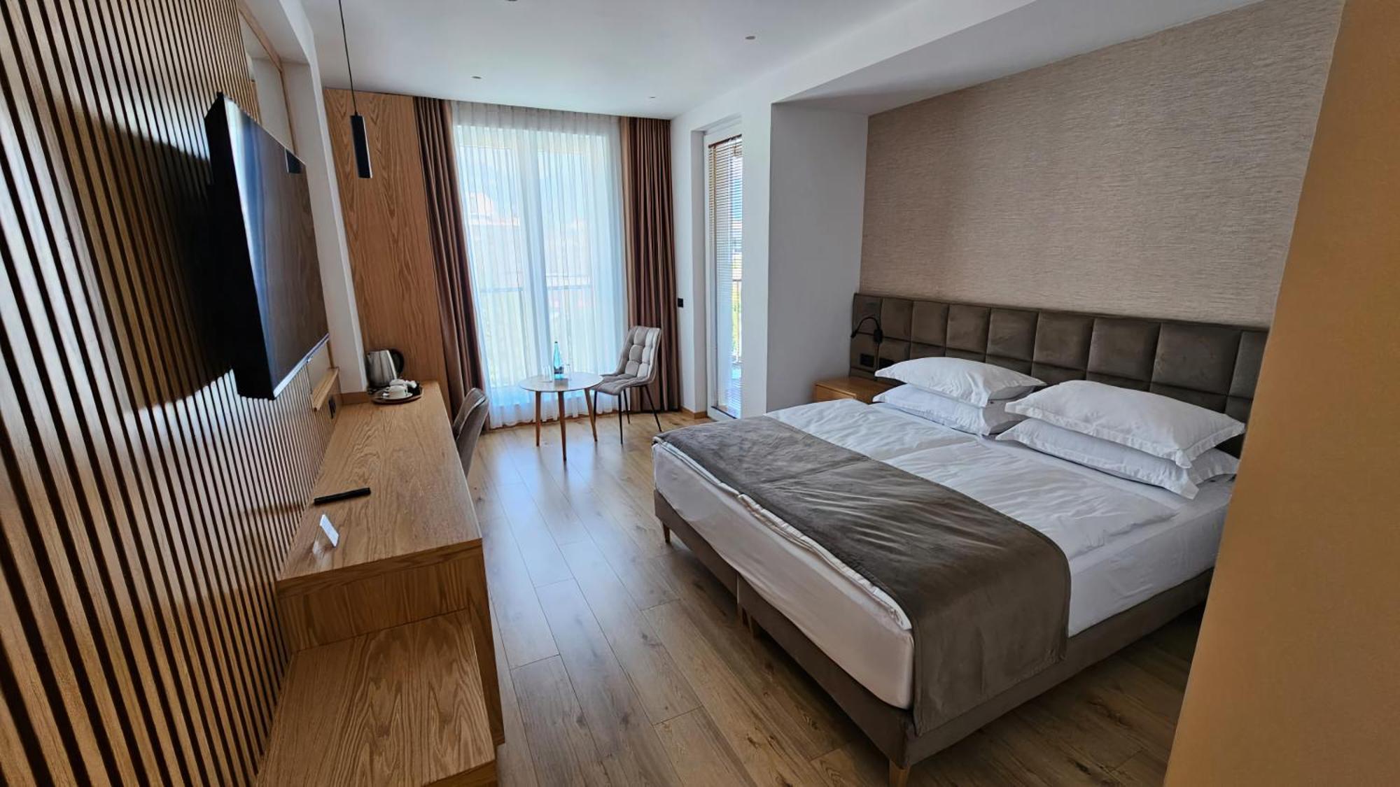 Sibb Hotel Tirana Bagian luar foto