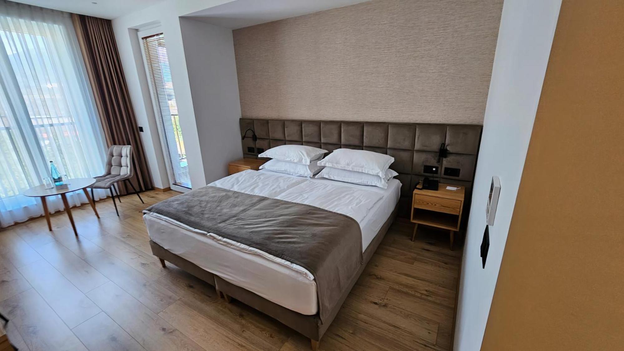 Sibb Hotel Tirana Bagian luar foto