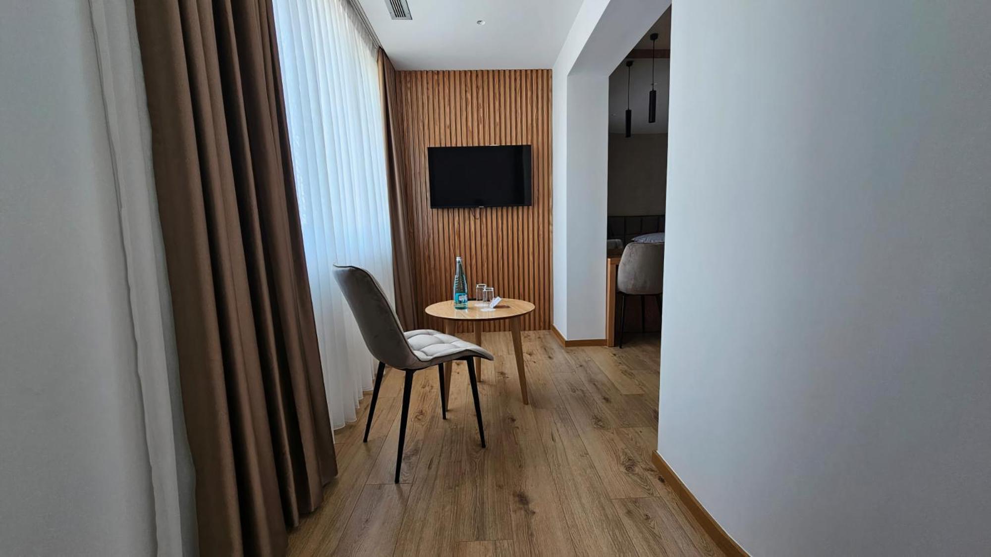 Sibb Hotel Tirana Bagian luar foto